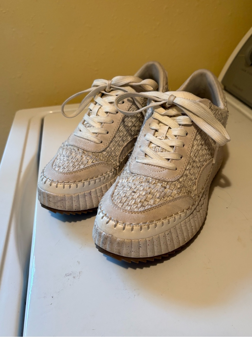 Universal Thread Cream Woven Lace-Up Sneakers